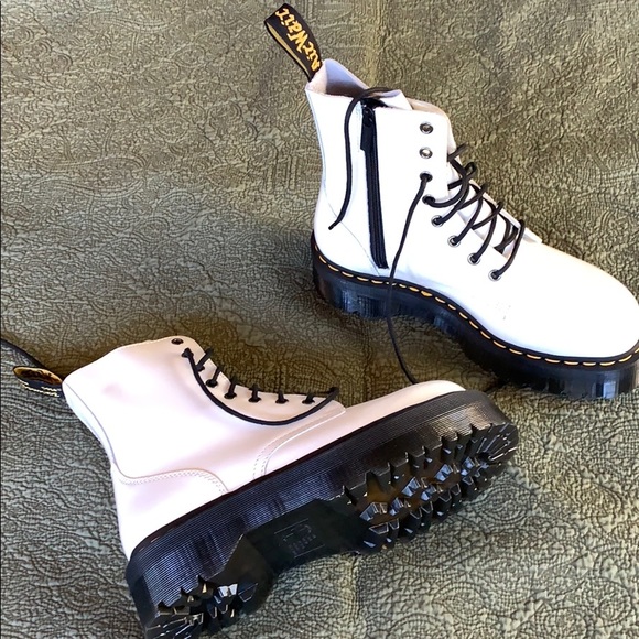 jadon platform 8 eye boot